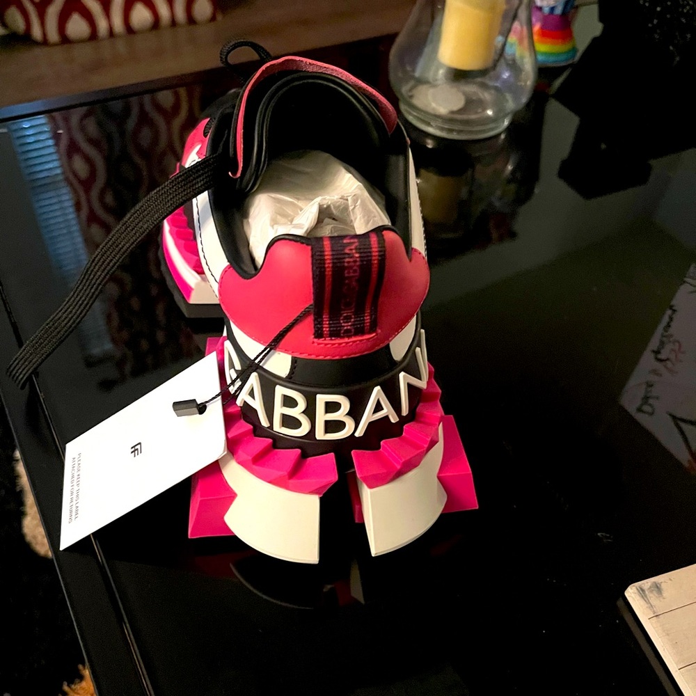 Authentic Dolce & Gabbana Super Queen
